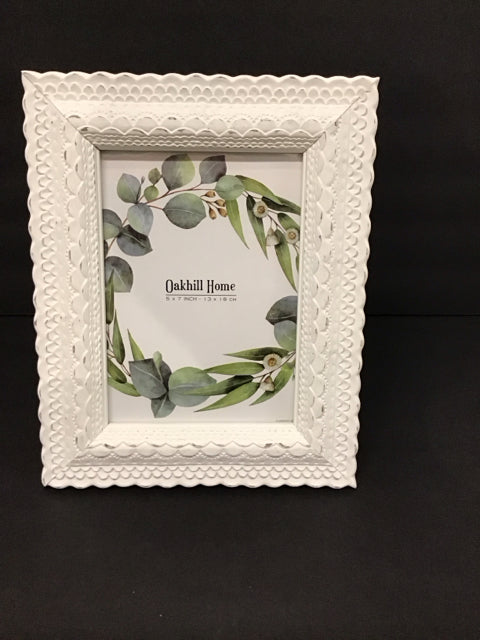 5x7 White Decorative Wood Frame
