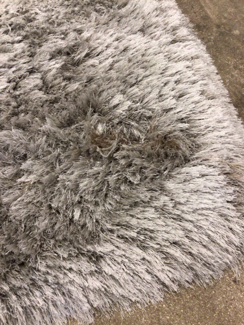 7.7 X 5.0 Dallas Silver Rug