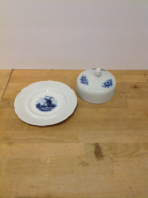 Blur/White Delft Butter Dish w/Lid