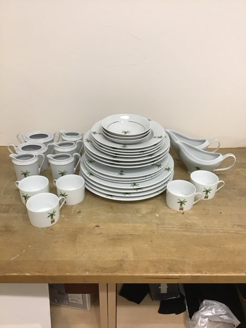 Philippe Deshoulieres Maldives Porcelain Spares