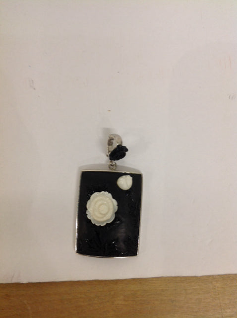 Black Lacquer Pendant w/MOP Flowers