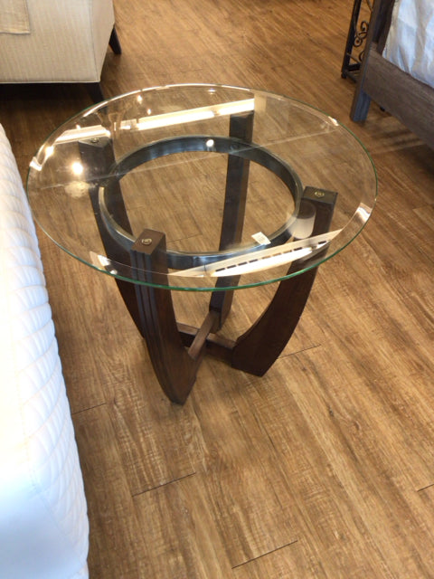 26" RTG Haverhill Round Glass Top Walnut End Table