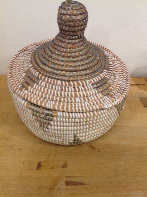 Bowl- 9" Woven W Lid