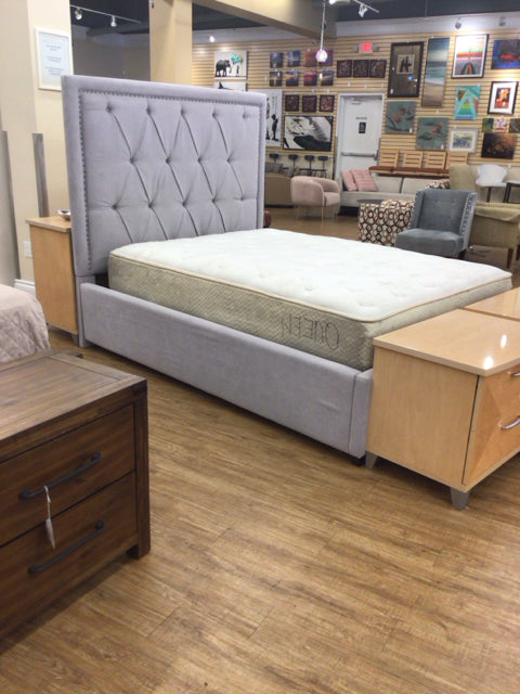 As-IS Grey Button Tufted Queen Bed(Some Marks/Discolor)