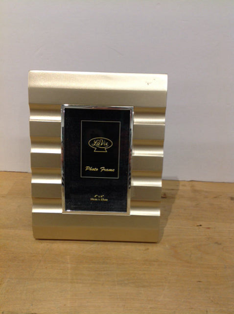 4"x6" Gold Color Picture Frame