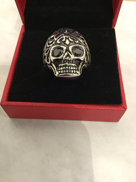 Silver Scull W/Black Stones Ring