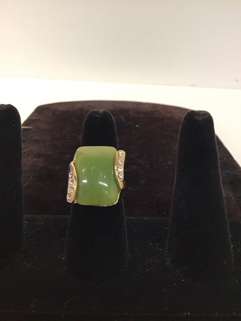 Gold Ring w/Jade Stone