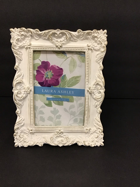 4x6 Laura Ashley White Resin Frame