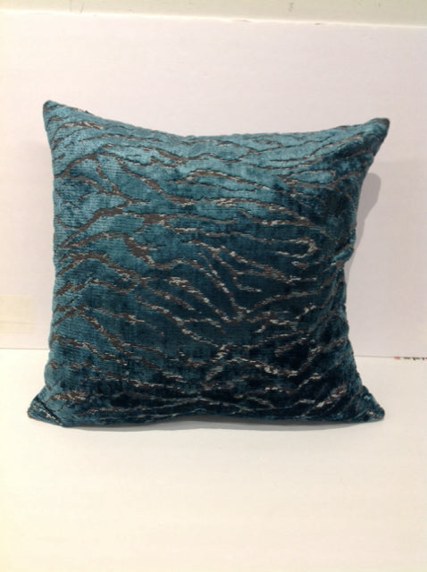 Turquoise Chenille w/Silver Pillow