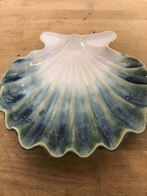 8" Abigail's Green/White Scallop Dish