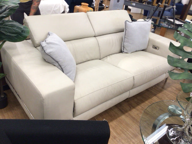 Modani Grey Leather Dual Power Reclining Love Seat