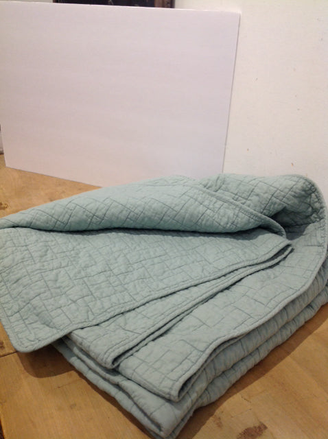 Queen Size Aqua Quilt