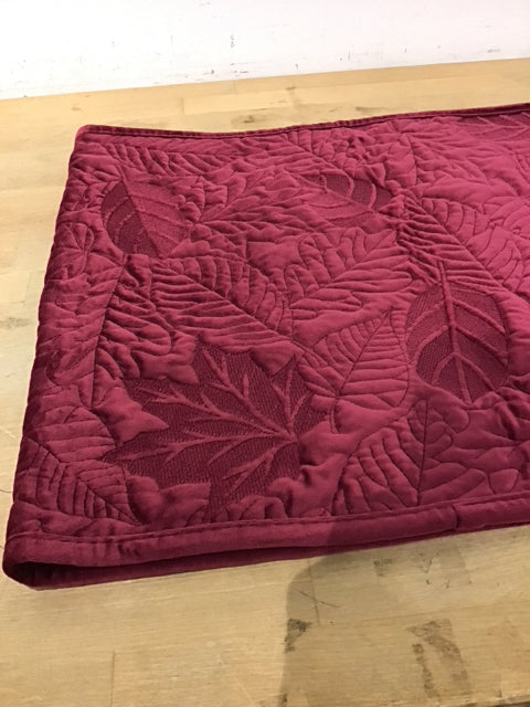 TB Burgandy Quilted Velvet Leaf Runner