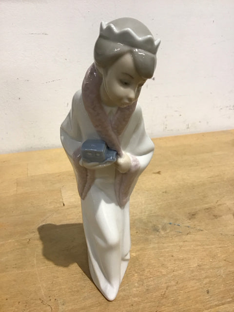 7 3/4" King Gaspar #4674  By Lladro