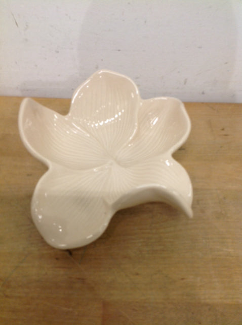 Bowl- 8" Cream Ceramic Flower