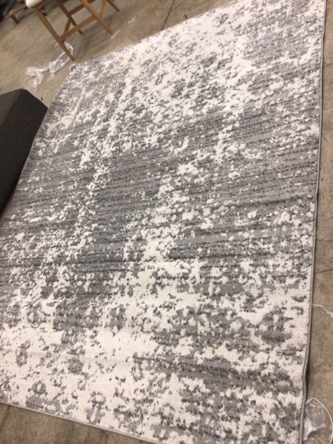 7'6" X 9'6" Smoky Rug
