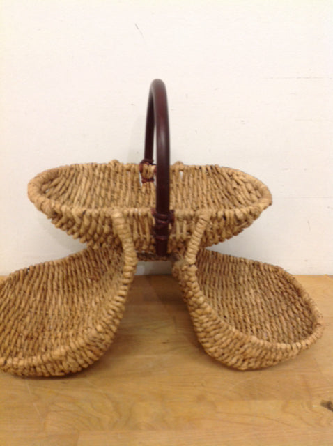 Tray- 18" Wicker 3 Section