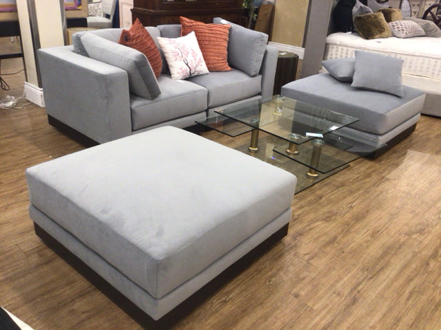 Dream Sofa Landon 4 Pc Sectional /Daybed