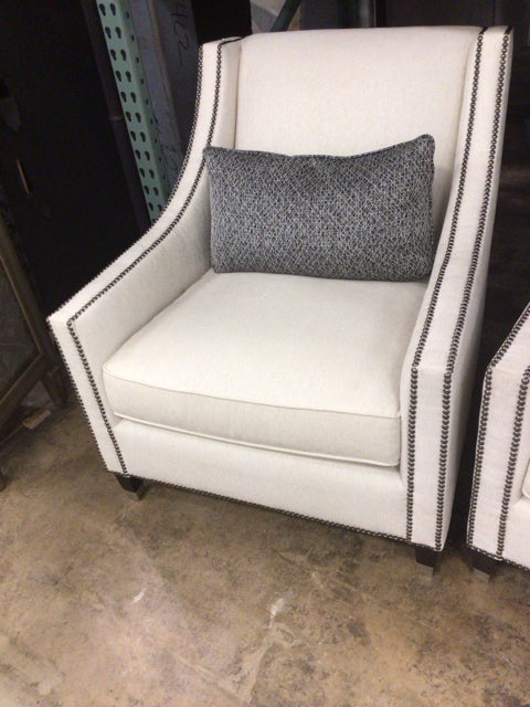 Bernhardt Slope Arm Fabric Nailhead Trim Chair W/Pillow