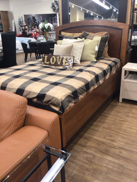 Two Tone Wood Queen Bed W/10 Feet