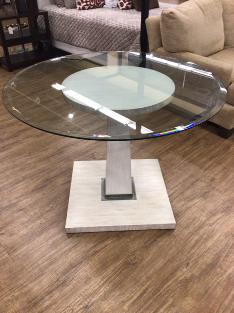 Island City Traders Round Glass Top Pedestal Dining Table