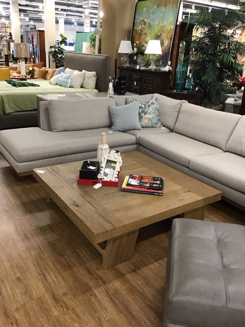 Steven G 2-pc Grey Upholstered Sectional