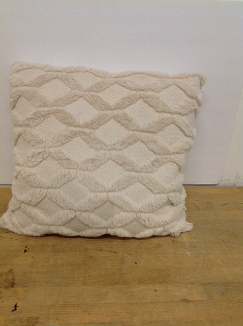 18" Ivory Chain Quilted Velour Pillow