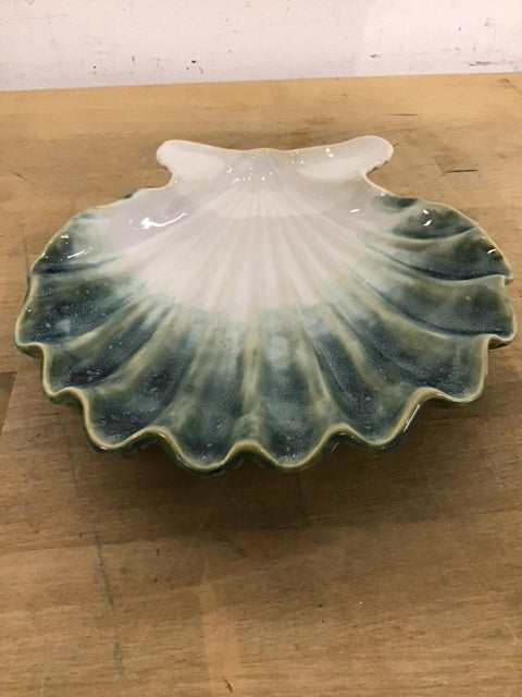 8" Abigail's Green/White Scallop Dish
