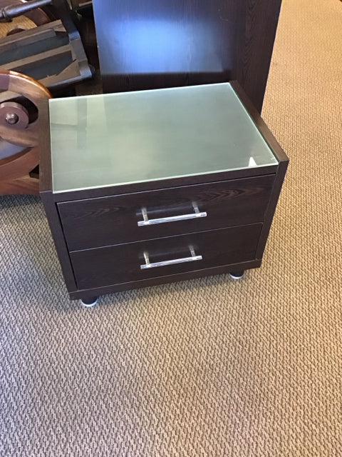 Dk Wood 2-Drawer Nightstand w/Frosted Glass
