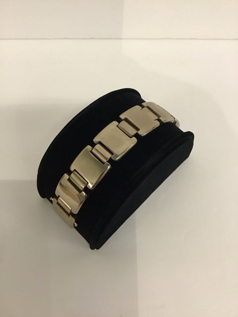 Gold Tone Large Link Bracelet