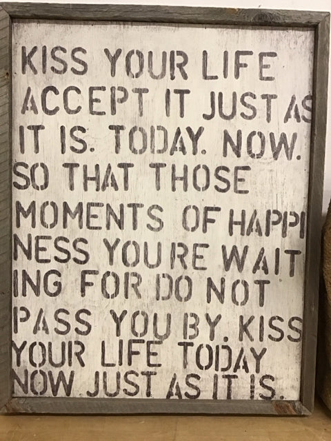 30"x24" Sugar Boo Kiss You Life