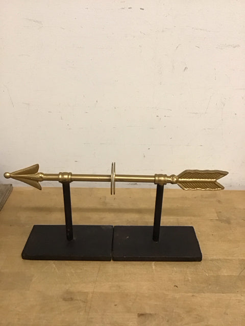 Set Of 2 Decorative Arrow Bookends