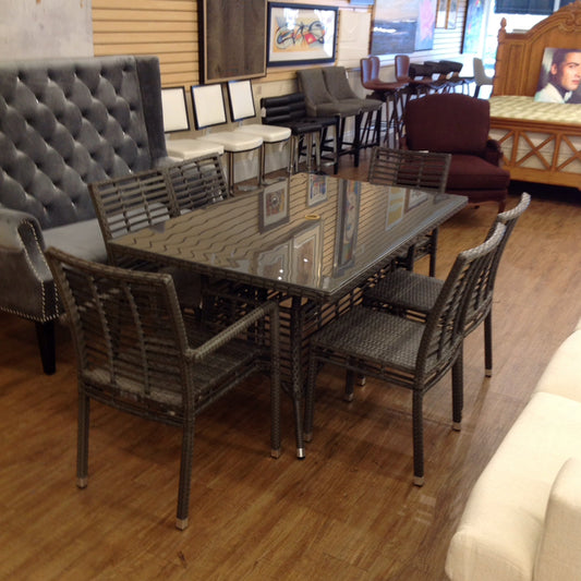 Outdoor Table w/6 Chairs