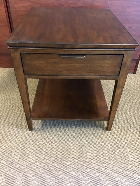 24"x28"x25" Kincaid Elise End Table