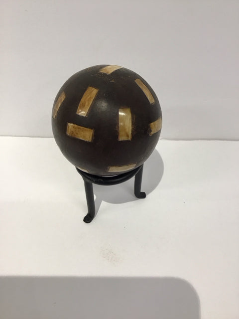 Bone Ball w/Metal Stand
