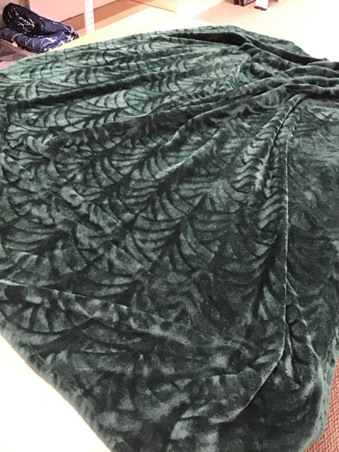 Green Palm Leaf Embossed Throw