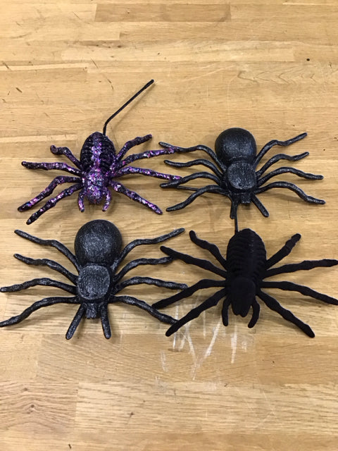 Set Of 4 Halloween Decorative Spiders