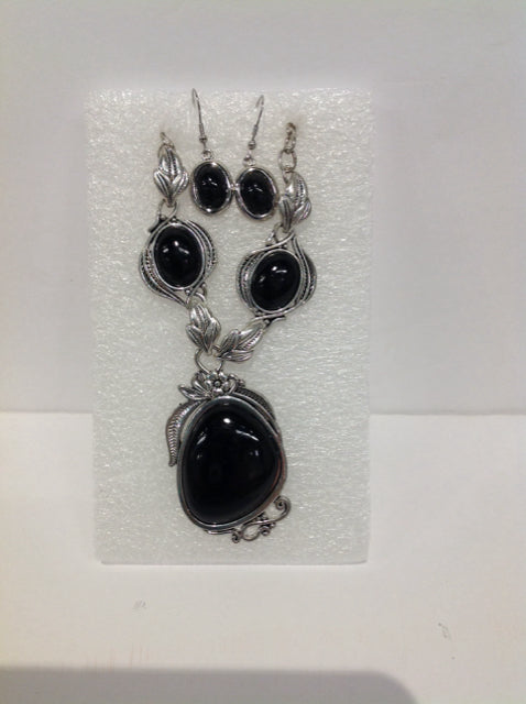 Silver Necklace w/Black Stone & Earrings