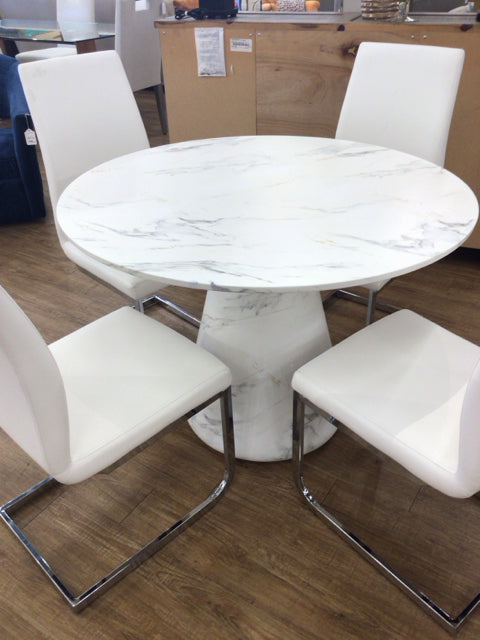 42" X 30.50" City Furniture Merrick White Round Table
