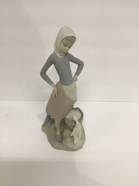 Lladro 9" Girl w/Duck