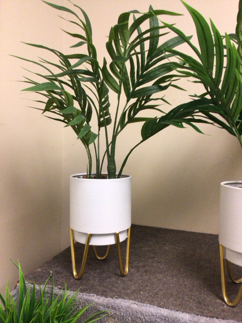 23 1/2" Faux Palm & Rocks In White Metal Planter W/Gold Hairpin Leg