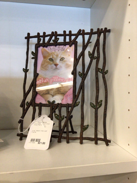 4"x6" Metal Vine Leaf Frame