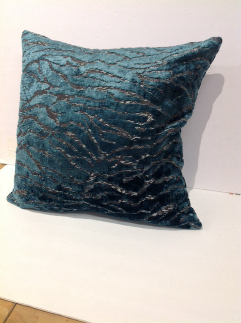 Turquoise Chenille w/Silver Pillow