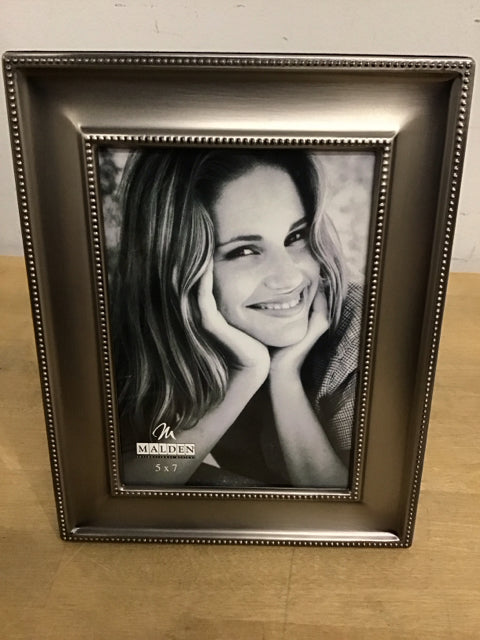 5"x7" Silver Beaded Malden Photo Frame