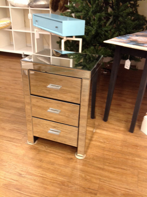 Eldorado 17.75x14x26.5 Dylan Mirrored  Nightstand