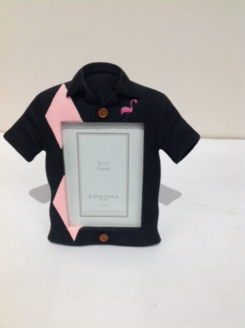 Black Resin Shirt w/Flamingo Picture Frame