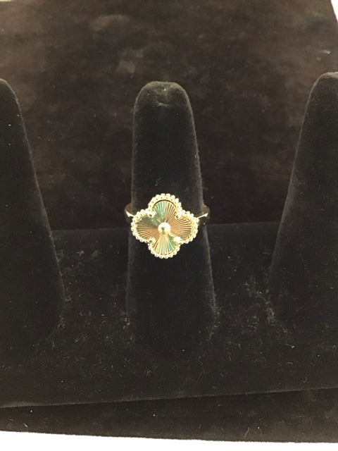 Van Cleef Style Ring w/Gold Inlaid Flower