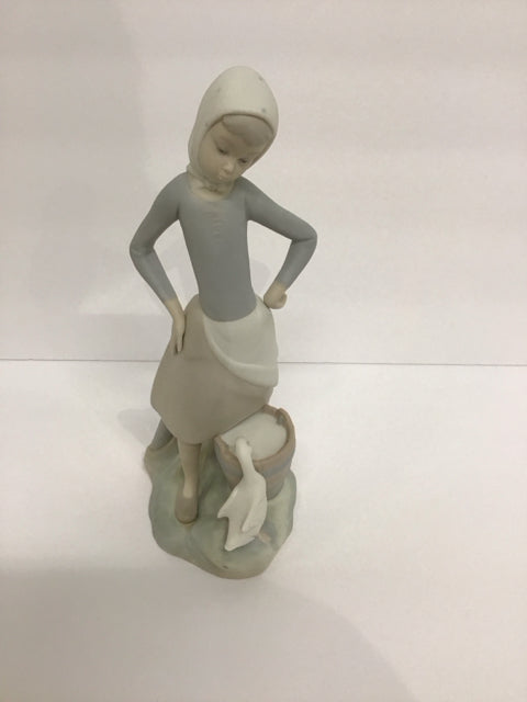 Lladro 9" Girl w/Duck