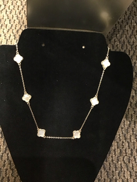18" Van Cleef Style Medium Gold/MOP Necklace