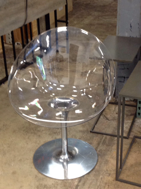 Kartell Eros Clear Swiveling Chair AS-IS Scratches on Base